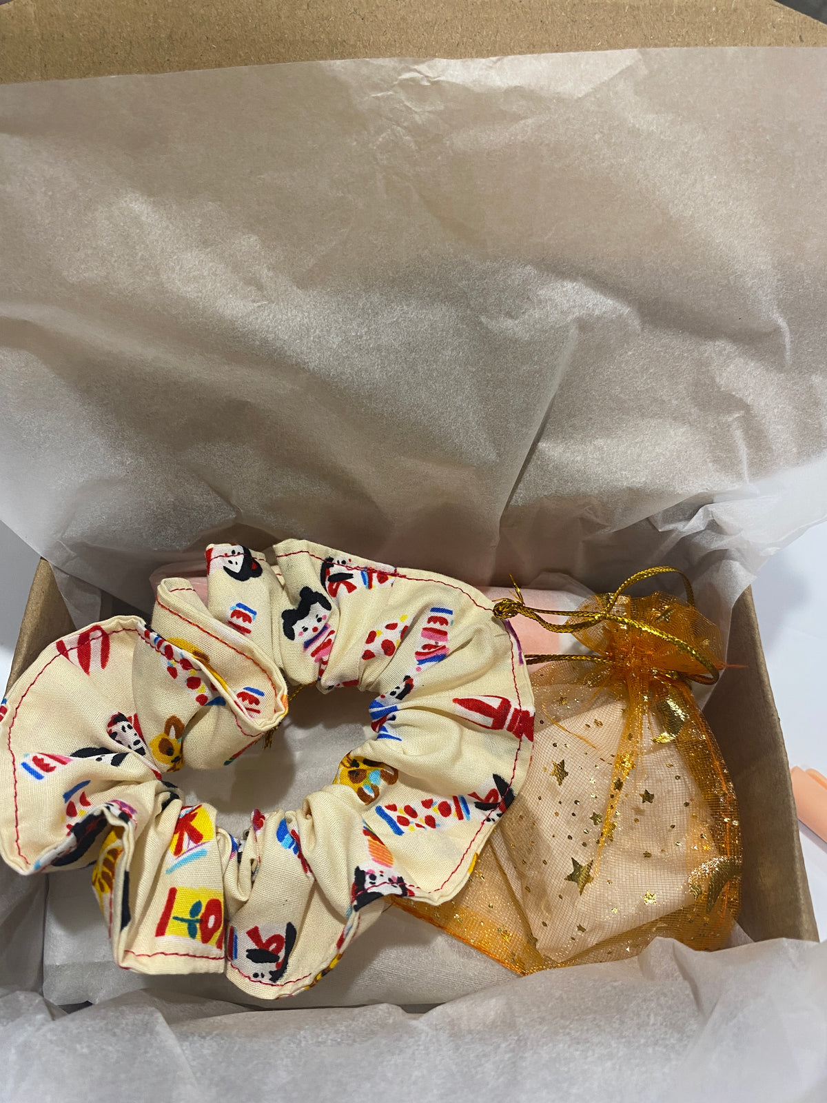 Made with ❤️ : 2 Deluxe boxes and 4 mystery bags