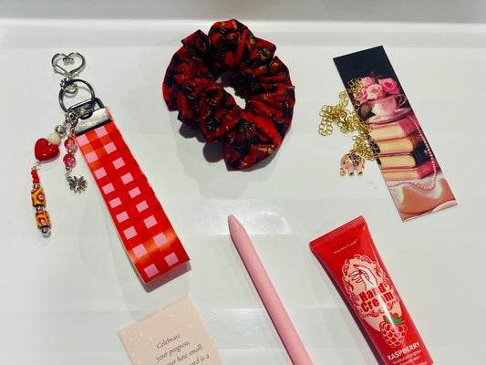 Made with ❤️ : 2 Deluxe boxes and 4 mystery bags