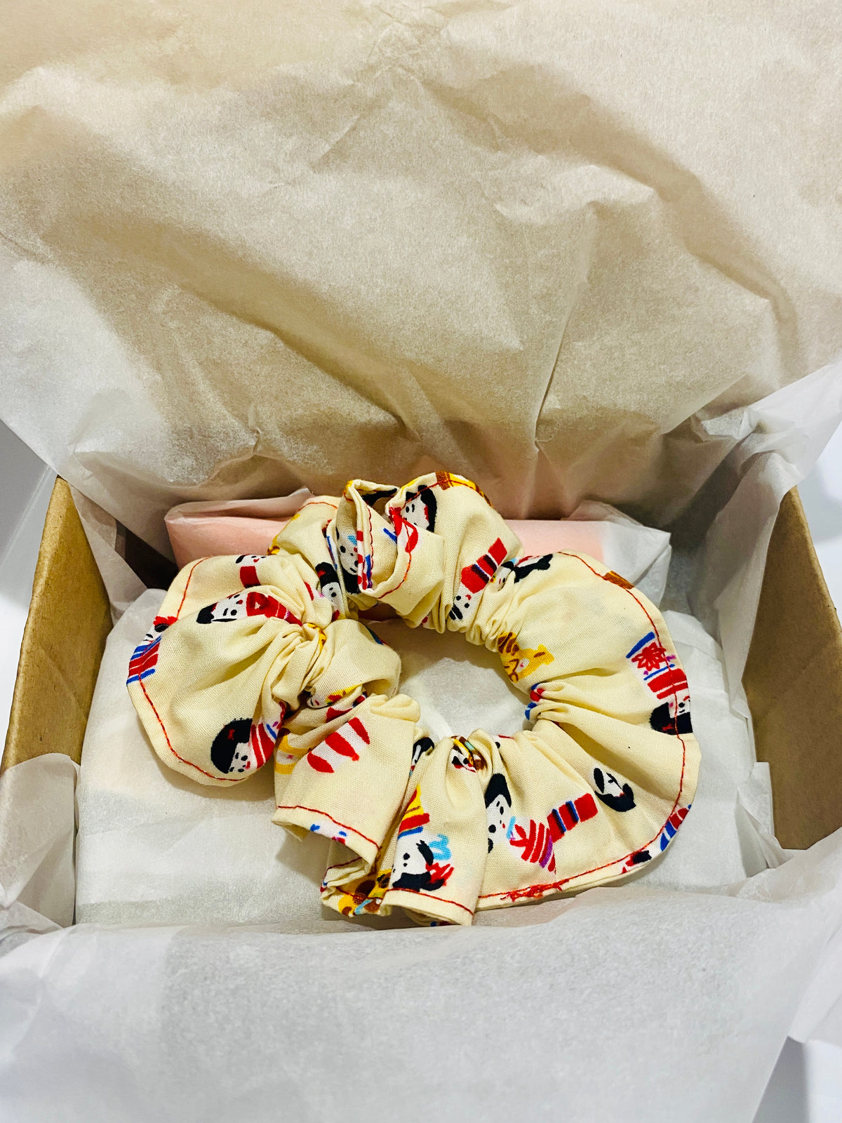 Made with ❤️ : 2 Deluxe boxes and 4 mystery bags
