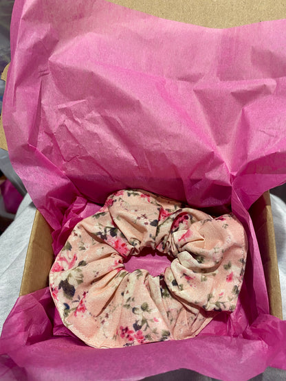 Made with ❤️ : 2 Deluxe boxes and 4 mystery bags